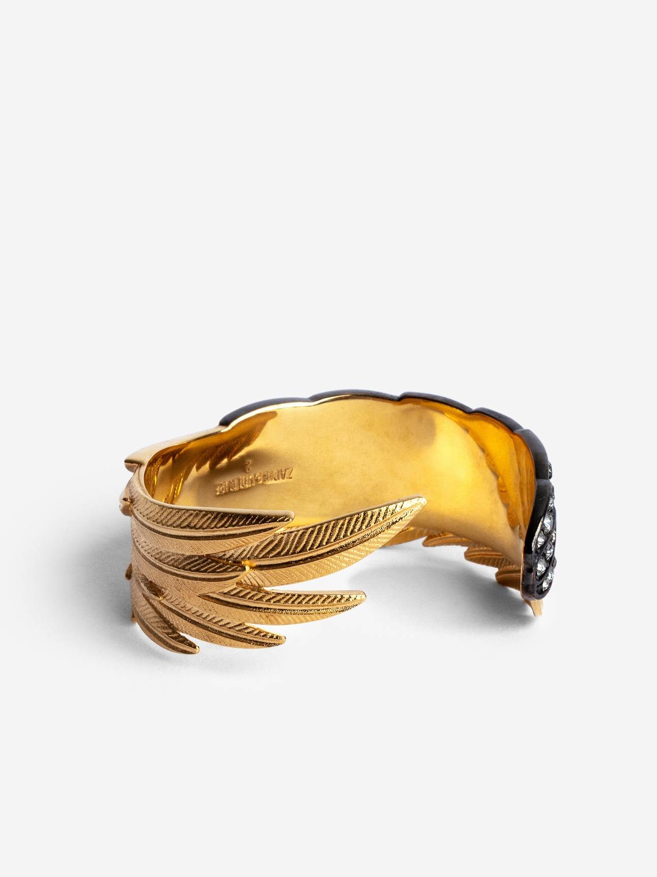 Rock and feather jewellery store